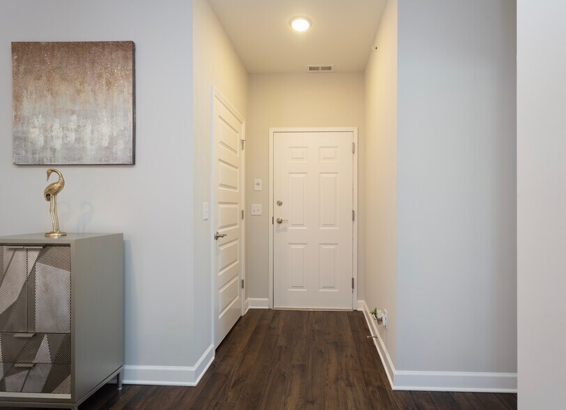 Entryway.1 - 7501 Highway 70 S