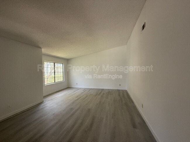 Building Photo - 3440 Huerta Ct