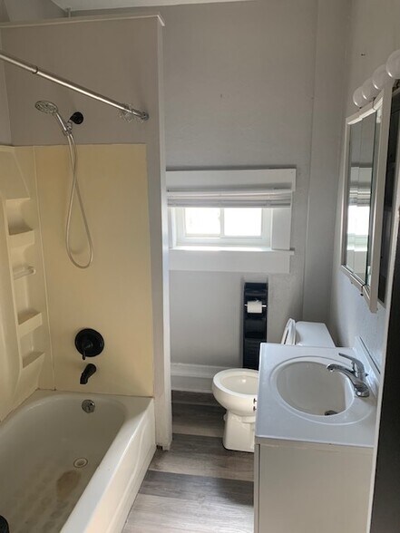 Building Photo - 11 N 4th St