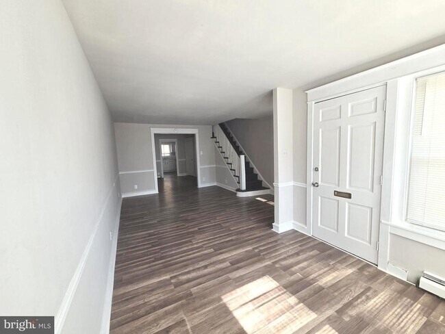 Building Photo - 4020 Howland St