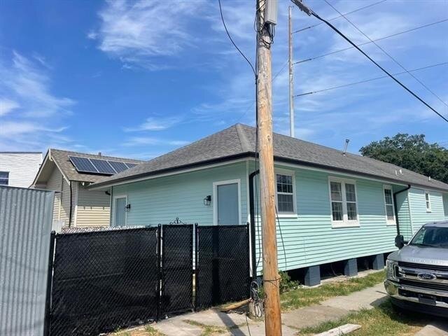 Building Photo - 429 S Genois St