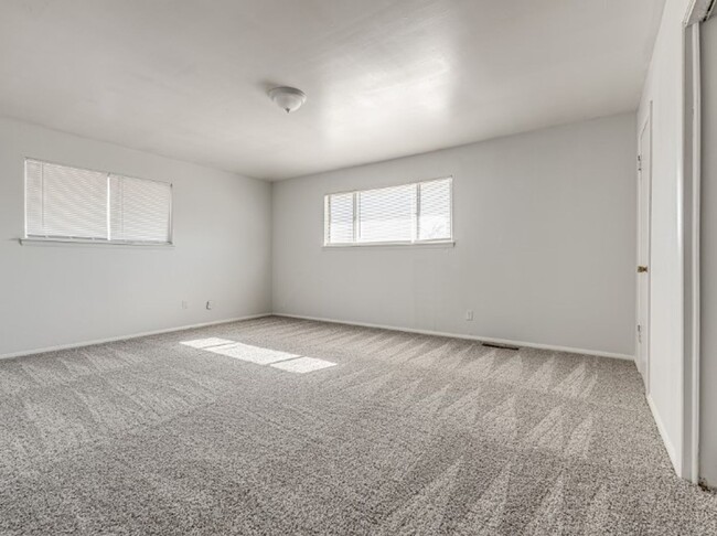 Building Photo - Updated in NE OKC for rent! Minutes to Bro...