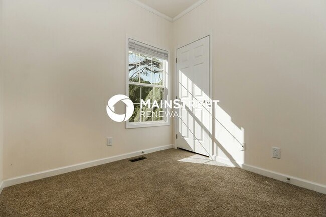 Building Photo - 2 Bedroom Pet-Friendly Home in St. Petersburg, FL with Main Street Renewal
