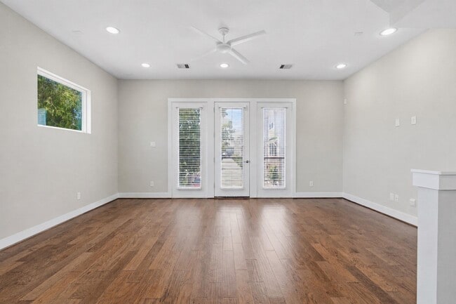 Building Photo - 12080 East Fwy