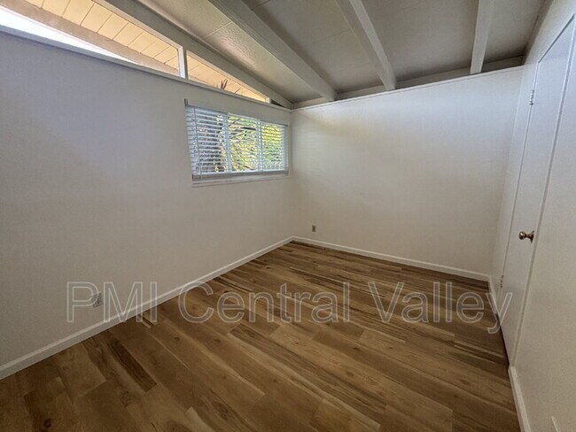 Building Photo - 944 Bridgewood Way
