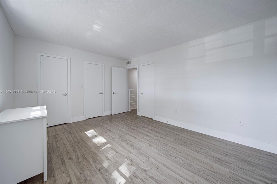 Building Photo - 8329 SW 137th Ave
