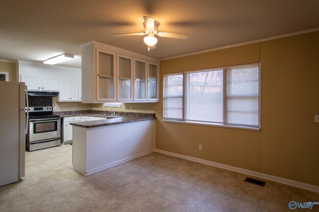 Building Photo - 3104 Cumbres Cir NW