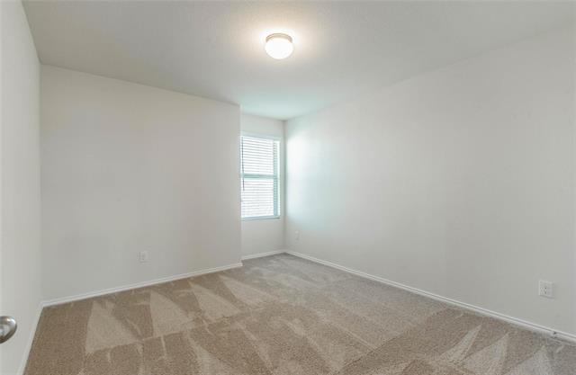 Building Photo - 305 Laurenbrooke Dr