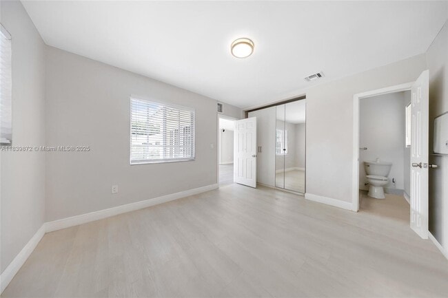 Building Photo - 5781 SW 25th St