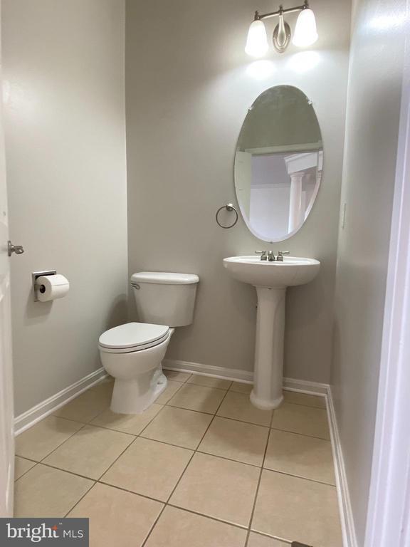 Building Photo - 5633 Sheals Ln