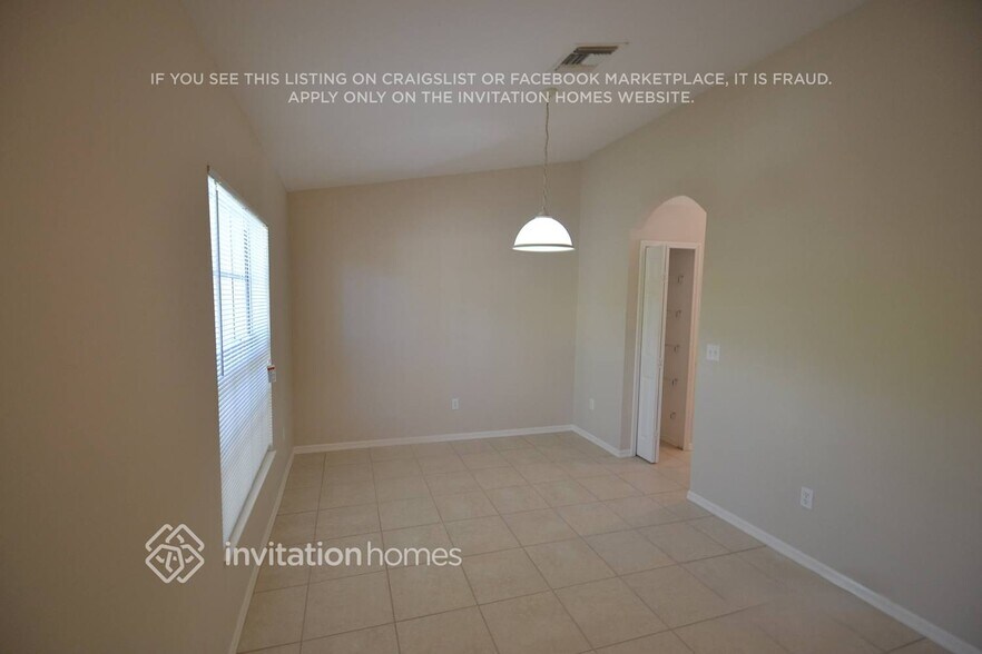 Building Photo - 1823 Sadnet Ln