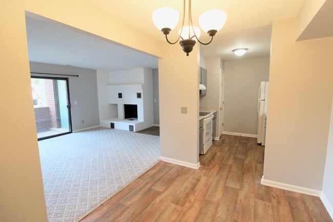 Building Photo - 1030-4 Blue Ridge Dr
