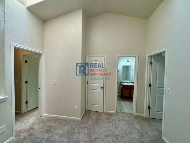 Building Photo - 838 S Kalispell Cir