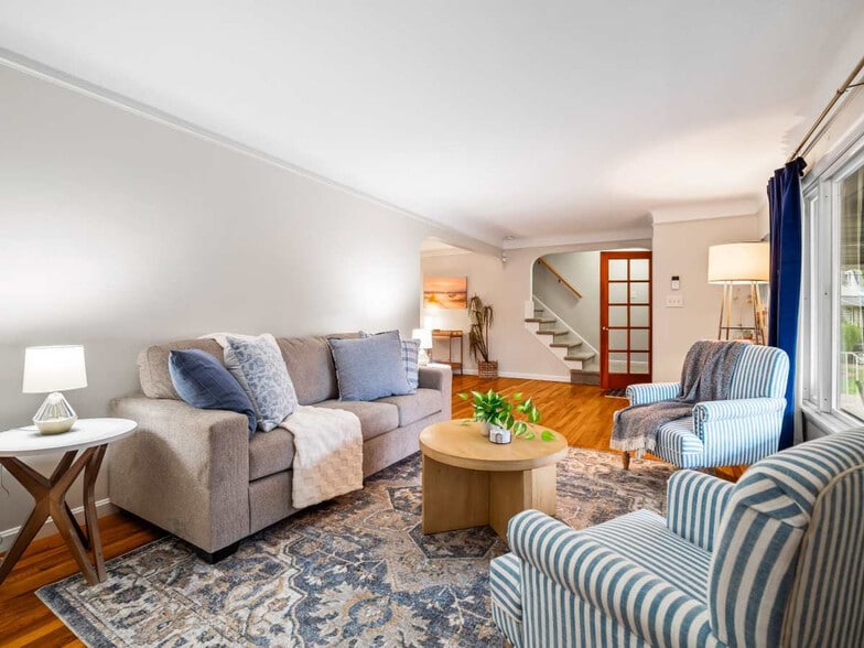 Building Photo - 386 Walworth Ave