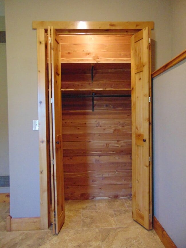 Building Photo - Majestic 3 Bed Mid MO Ranch!