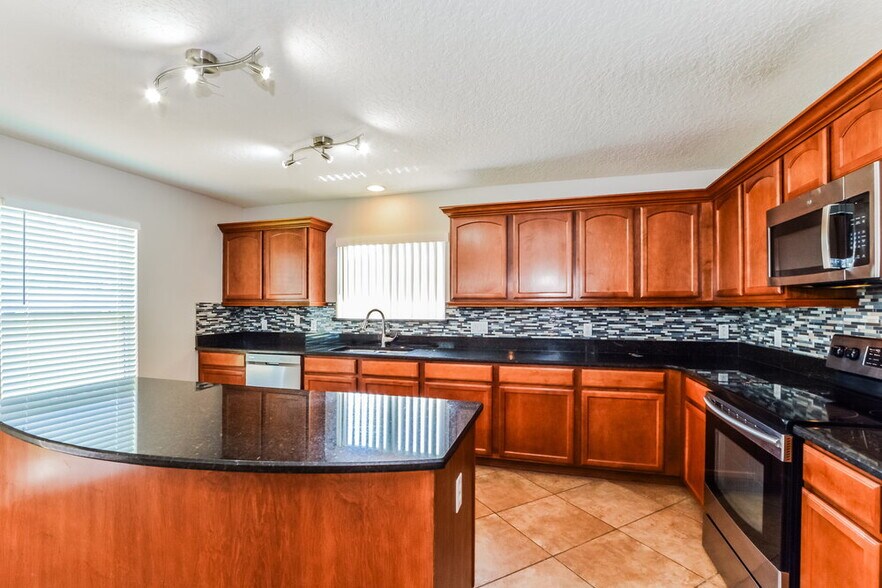Building Photo - 2117 Fleet Ct