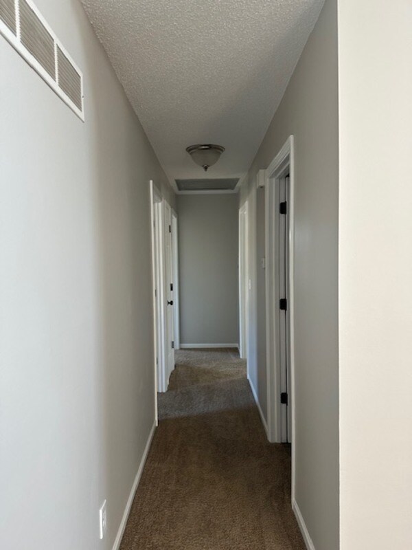 Building Photo - 305 SE 2 St