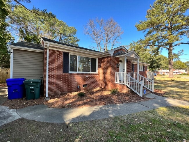 Building Photo - Beautiful one story home in Norfolk