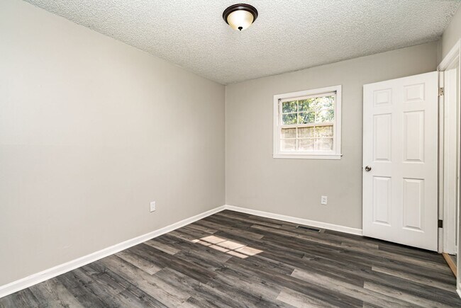 Building Photo - Brand new renovated home in Gallatin 4 bedrooms/2.5 Bathroom