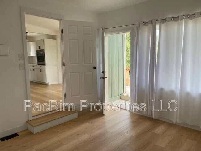 Building Photo - 9021 Lance Cir