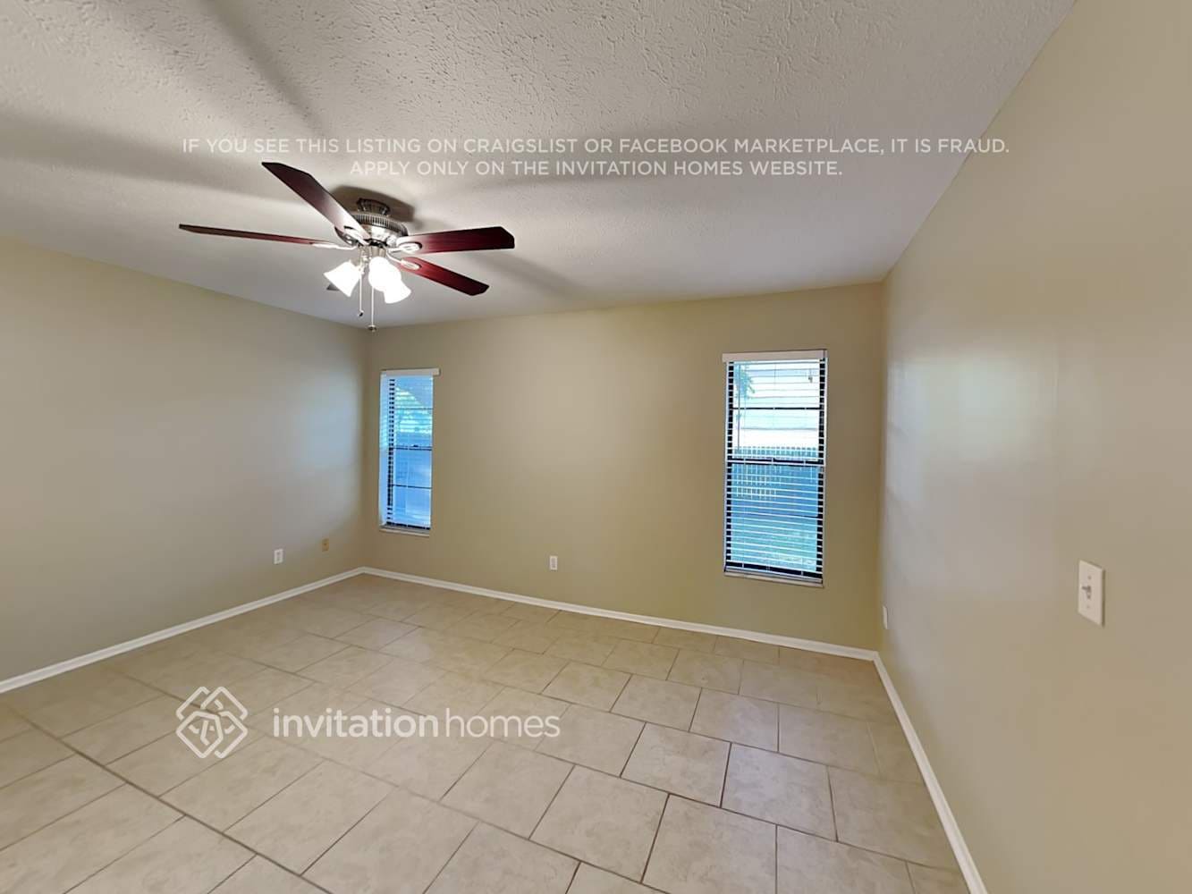 Building Photo - 2302 Windsor Oaks Ave