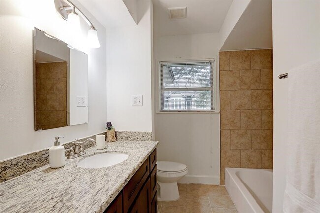 Building Photo - 5205 Verdome Ln