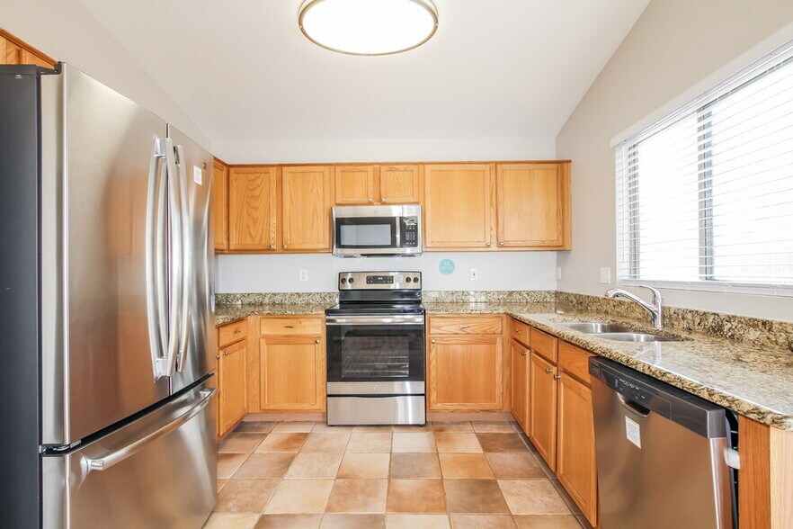 Building Photo - 14973 W Port Au Prince Ln