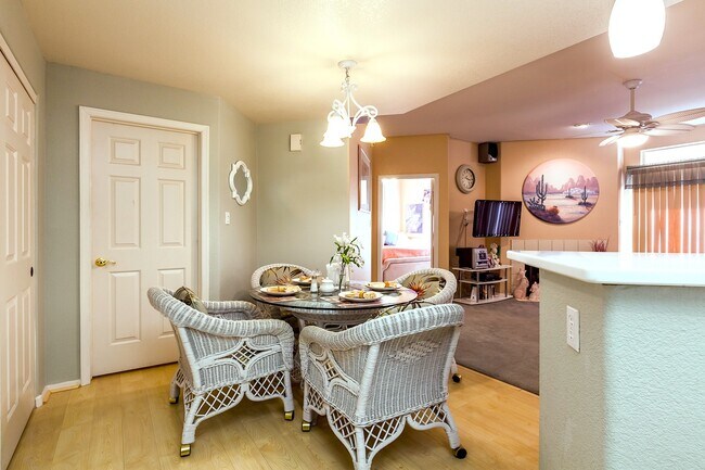 Dining Area - 10410 N Cave Creek Rd