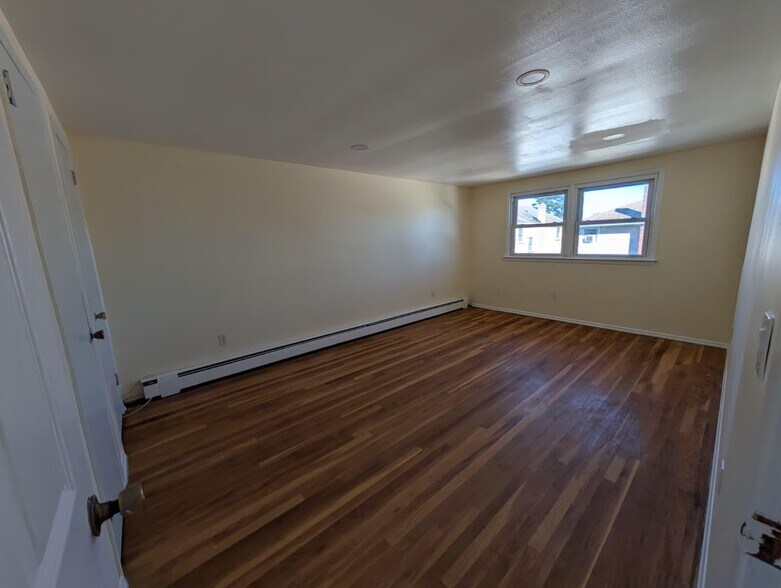 Building Photo - 311 Litchfield Ave