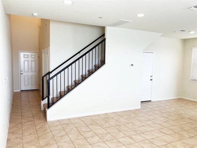 Building Photo - 1001 Zodiac Ln