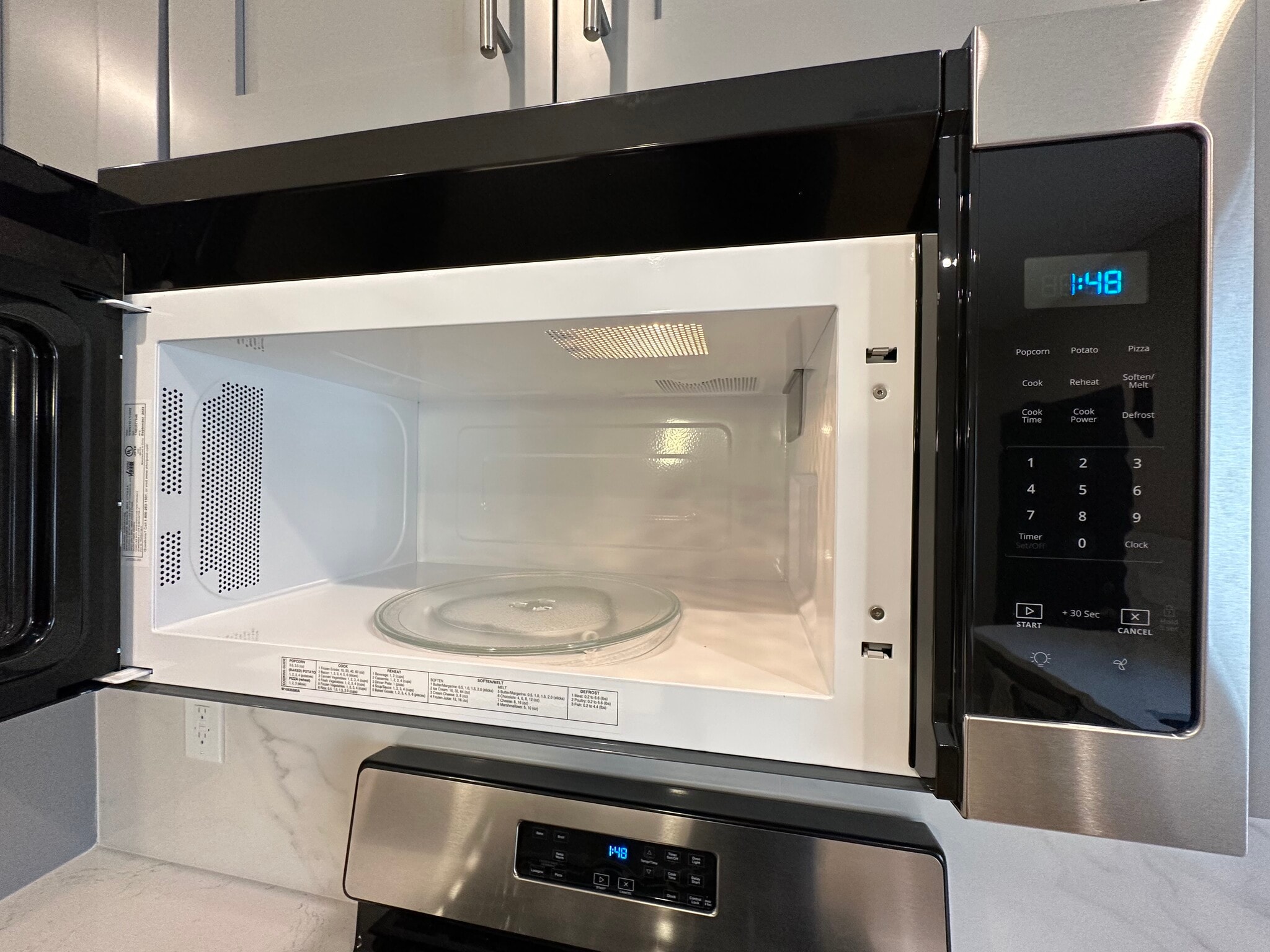 Building Photo - 8436 Oakdale Ave