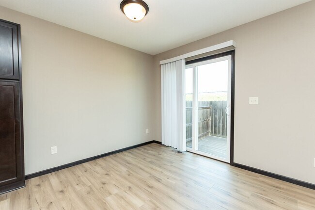 Building Photo - 11050 E Fawn Grove St