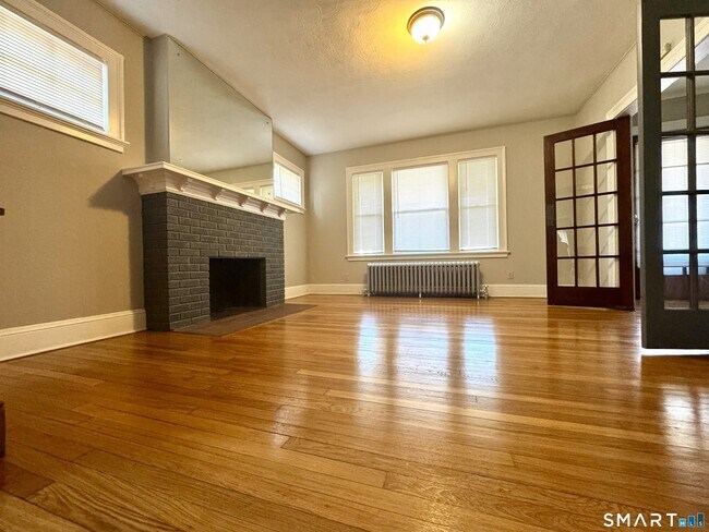 Building Photo - 953 West Blvd