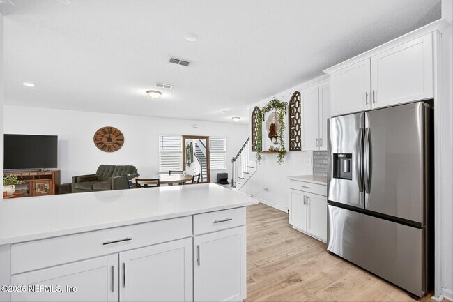 Building Photo - 168 Torres Trce