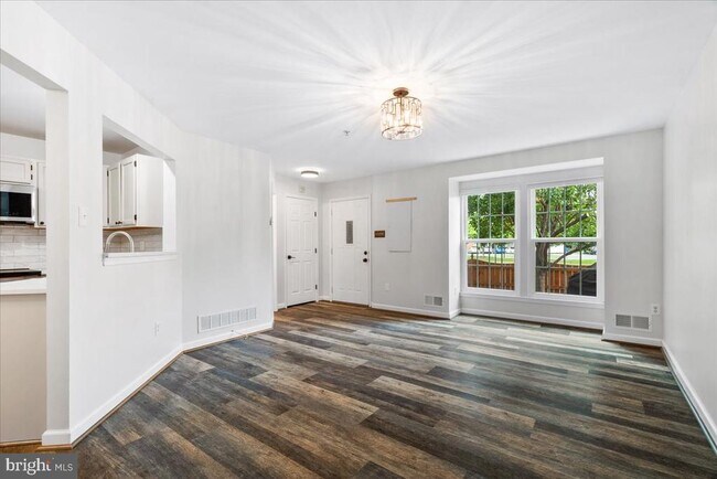 Building Photo - 5227 Regal Ct