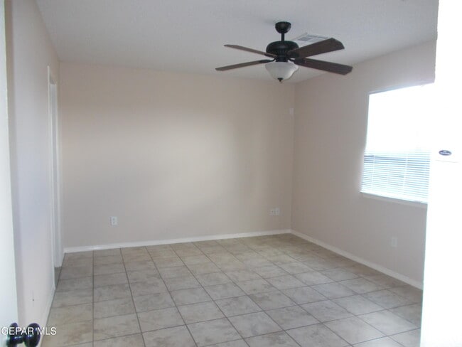 Building Photo - 749 Desert Sage Dr