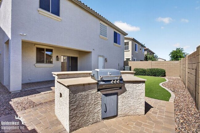 Building Photo - Beautiful 3Bdm 2.5Ba Home with Private Backyard in Power Ranch!