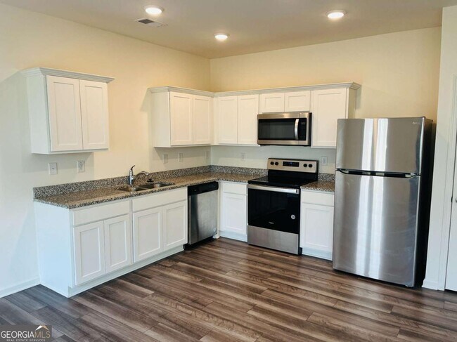 Building Photo - 404 Union Station St