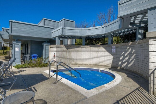 Building Photo - 1043 Freedom Ct