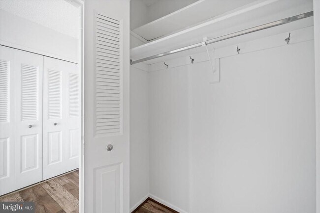 Building Photo - 3705 S George Mason Dr