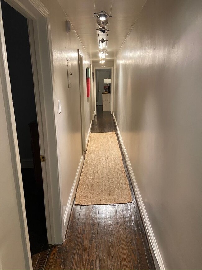 Building Photo - Charming Home Right Across From Montrose Park