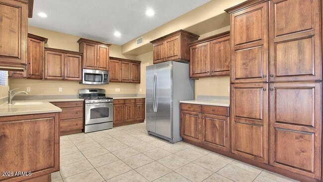 Building Photo - 4670 W Binner Dr