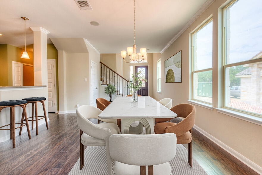 Building Photo - 405 S Meadowlark St