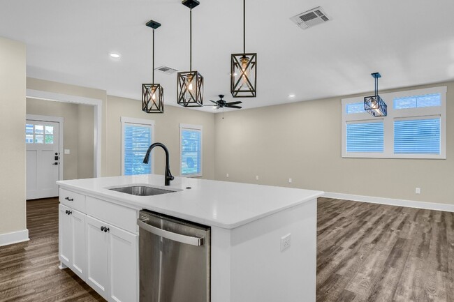 Building Photo - 412 Carneros Dr