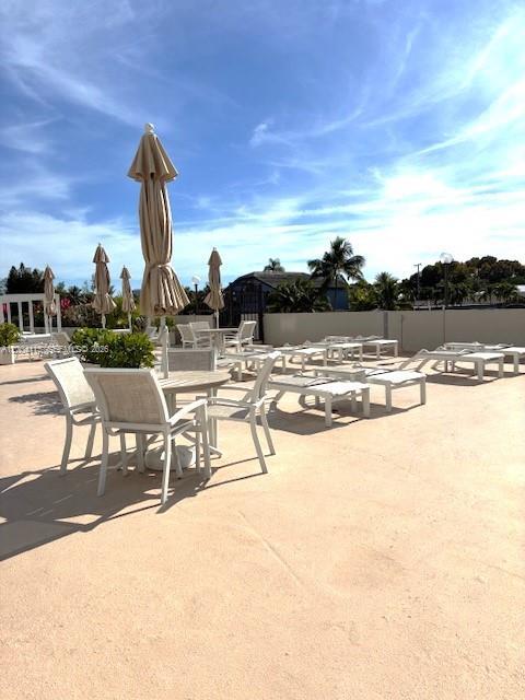 Building Photo - 2500 NE 135th St