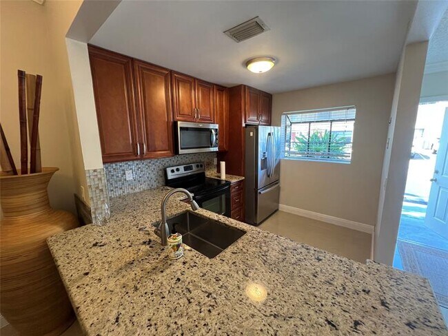 Building Photo - 3370 Beau Rivage Dr