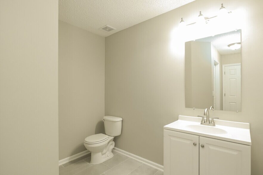 Building Photo - 13517 Ashford Wood Ct E