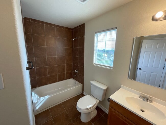 Building Photo - 6403 Aspen Hill