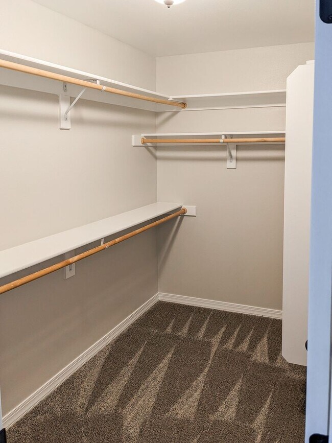 Building Photo - 407-409 Madrona Ave SE