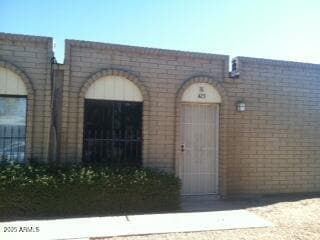 Primary Photo - 423 S Mitchell Dr